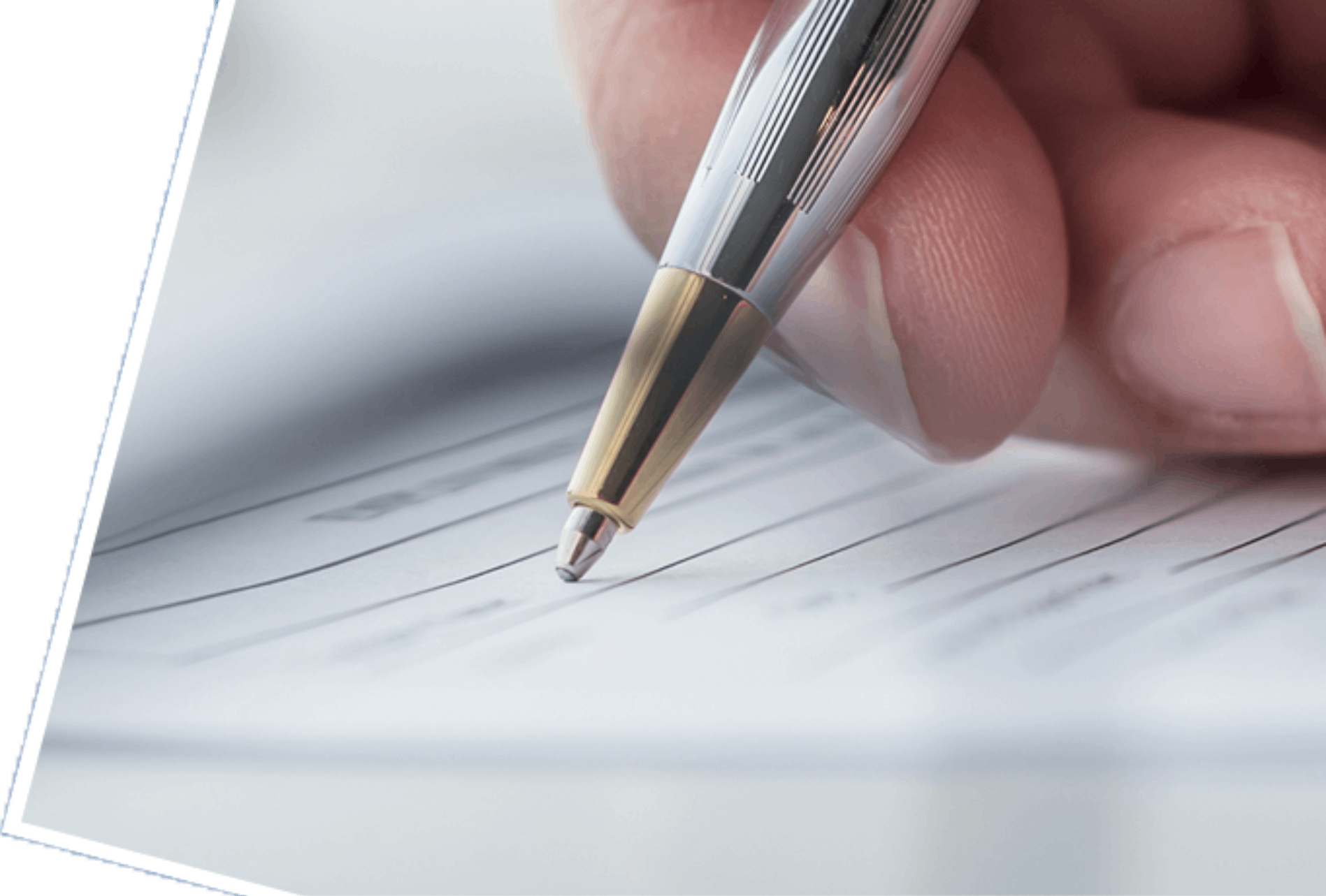 στυλό που συμπληρώνει μια φόρμα